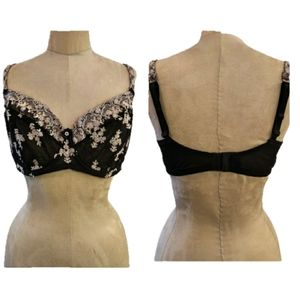 Piege Floral Embroidered Bra